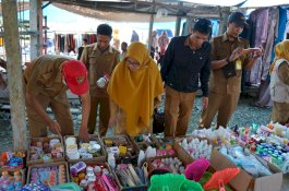 Pengawasan Obat dan Makanan di Pasar Angkona, Penjual Diharap Lebih Bijak dalam Memilih