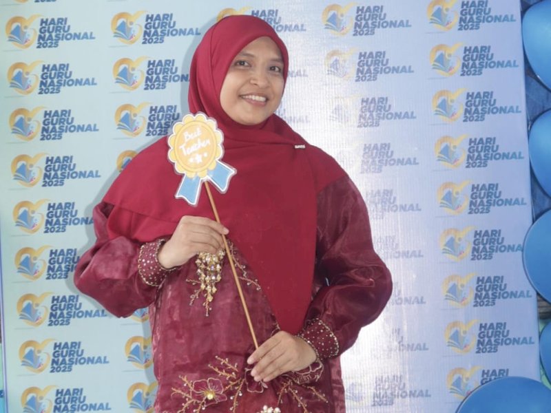 Reni, S.Pd., M.Pd., guru pendidik MAN Pinrang meraih predikat Pendidik Tersertifikasi Gemini pada program Gemini Academy: Guru Madrasah Indonesia Batch 1. @Jejakfakta/dok. Priibadi