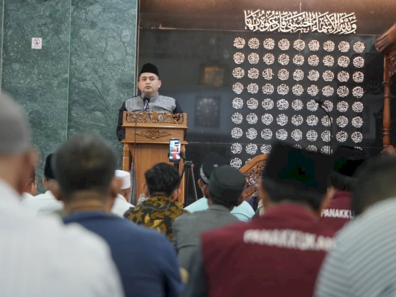 Wali Kota Makassar, Munafri Arifuddin, saat memberikan sambutanpada Safari Ramadan Pemerintah Kota Makassar di Masjid Nurul Jihad, Kompleks IDI, Jalan AP Pettarani, Makassar, Kamis (5/3/2026) malam. @Jejakfakta/dok. Humas Pemkot Makassar