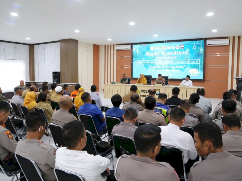 Rapat Koordinasi Lintas Sektor Operasi Ketupat 2026 yang diselenggarakan Polres Luwu Timur di Aula Bhakti Satria 07 Polres Lutim, Desa Puncak Indah, Kecamatan Malili, Senin (9/3/2026). @Jejakfakta/dok. Humas Pemkab Lutim