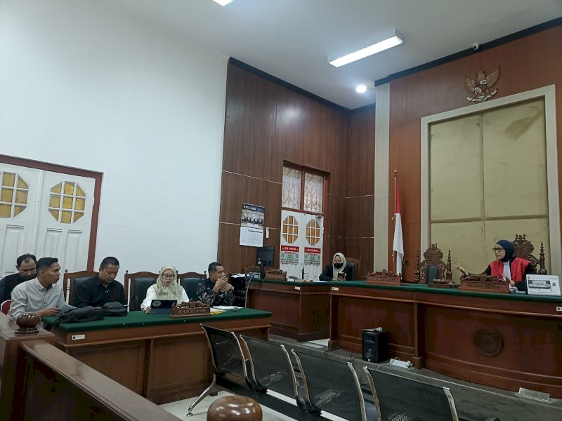 Saksi Ahli Pers Dewan Pers, Herlambang Perdana Wiratraman,  saat sidang lanjutan gugatan praperadilan terkait dugaan penundaan penanganan atau undue delay perkara kekerasan terhadap jurnalis secara daring di Pengadilan Negeri Makassar, Sulawesi Selatan, Rabu (11/3/2026). @Jejakfakta/Istimewa
