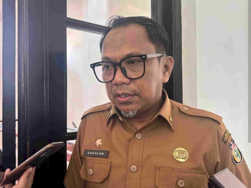 Kepala Badan Pengelolaan Keuangan dan Aset Daerah (BPKAD) Kota Makassar, Muhammad Dakhlan, saat memberikan keterangan pers, Kamis (12/3/2026). @Jejakfakta/dok. Istimewa