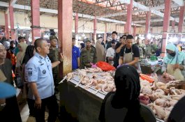 Jelang Lebaran, Bupati Lutim Turun ke Pasar hingga SPBU: Harga Stabil, Stok Aman