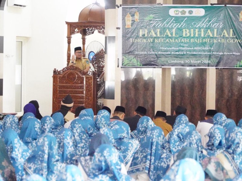 Wakil Bupati Gowa, Darmawangsyah Muin, saat memberikan sambutan pada Tabligh Akbar yang digelar Majelis Taklim Binaan Penyuluh Agama Islam KUA Kecamatan Bajeng di Masjid Besar Limbung, Senin (30/3/2026). @Jejakfakta/dok. Humas Pemkab Gowa