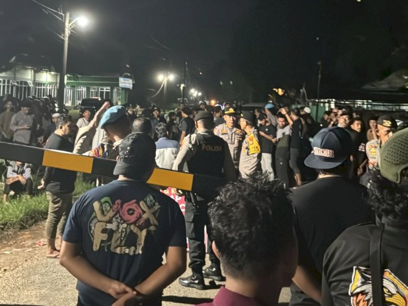 Penutupan akses jalan secara tiba-tiba di Pesantren Darul Istiqamah, Kabupaten Maros, Kamis (2/4/2026). @Jejakfakta/Istimewa