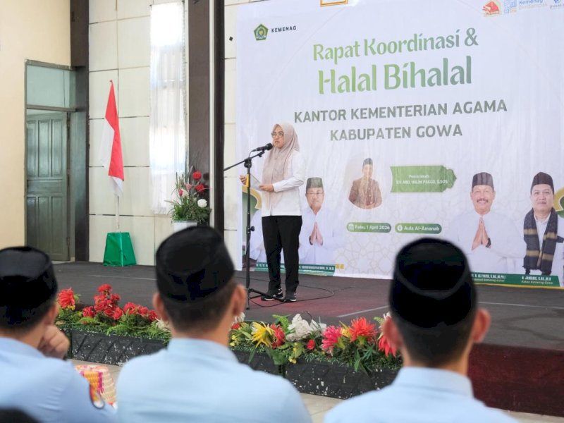 Bupati Gowa, Sitti Husniah Talenrang, saat menyampaikan sambutan pada Halal Bihalal yang berlangsung di Aula Al-Amanah Kemenag Gowa, Rabu (1/4/2026). @Jejakfakta/dok. Humas Pemkab Gowa