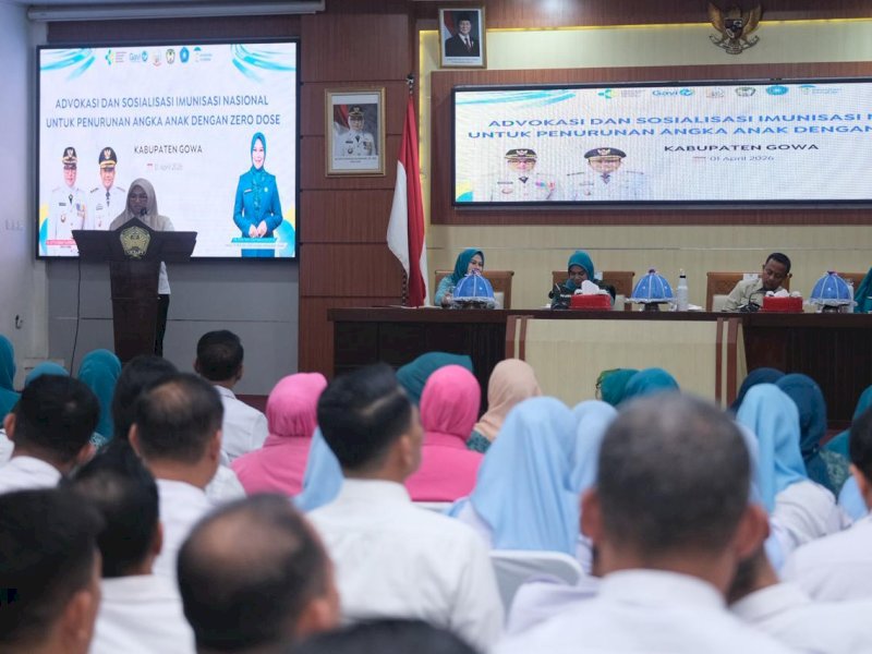 Bupati Gowa, Sitti Husniah Talenrang, saat memberikan sambutan pada kegiatan Advokasi dan Sosialisasi Imunisasi Nasional yang digelar di Baruga Karaeng Galesong, Kantor Bupati Gowa, Rabu (1/4/2026). @Jejakfakta/dok. Humas Pemkab Gowa