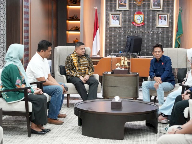 Wali Kota Makassar, Munafri Arifuddin, saat menerima audiensi jajaran Telkomsel di Balaikota Makassar, Kamis (2/4/2025). @Jejakfakta/dok. Humas Pemkot Makassar