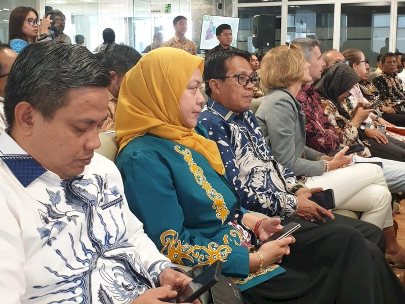 Sekretaris Daerah Luwu Timur, Dr. Ramadhan Pirade, mewakili Bupati dalam kegiatan penandatanganan kerja sama antara BPDLH dan PT Mars Symbioscience bersama sejumlah mitra, di Kantor BPDLH, Jalan Kebon Sirih, Gambir, Jakarta Pusat, Kamis (2/4/2026). @Jejakfakta/dok. Humas Pemkab Lutim 