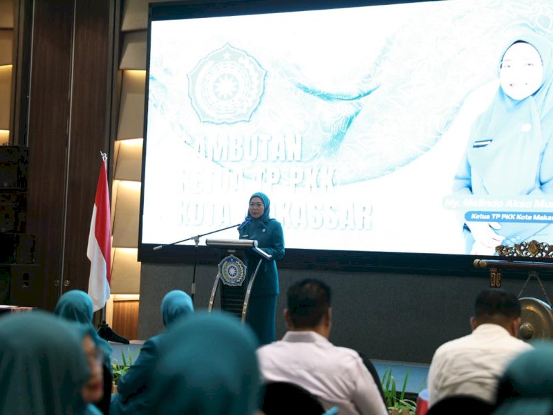 Ketua TP PKK Kota Makassar, Melinda Aksa, saat memberikan sambutan pada Rapat Kerja Daerah (Rakerda) Tim Penggerak (TP) PKK Kota Makassar Tahun 2026, di Hotel Novotel Makassar, Rabu (8/4/2026). @Jejakfakta/dok. Humas Pemkot Makassar