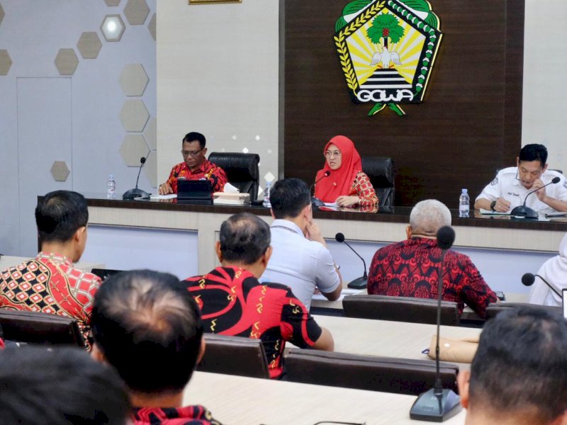Bupati Gowa, Sitti Husniah Talenrang, saat menghadiri kegiatan Pembinaan Pengendalian Alih Fungsi Lahan Sawah yang digelar oleh Kementerian Agraria dan Tata Ruang/Badan Pertanahan Nasional di Baruga Karaeng Pattingalloang, Kantor Bupati Gowa, Kamis (9/4/2026). @Jejakfakta/dok. Humas Pemkab Gowa
