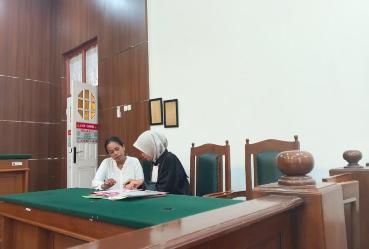 Buruh Perempuan di Makassar Mengaku Diperas, Kini Diadili atas Tuduhan Penggelapan