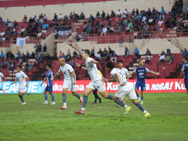 PSM Makassar mencuri kemenangan dramatis 2-1 atas tuan rumah PSIM Yogyakarta lewat gol injury time Dusan Lagator pada pekan ke-27 Super League 2025/2026, di Stadion Sultan Agung, Bantul, Jumat (10/4/2026). @Jejakfakta/dok. PSM Makassar
