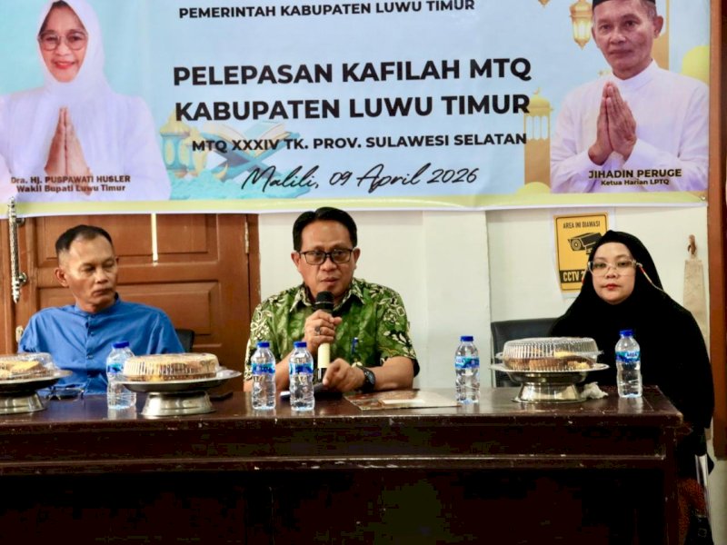 Sekretaris Daerah Kabupaten Luwu Timur, Ramadhan Pirade, memberikan pengarahan sekaligus secara resmi melepas kafilah Musabaqah Tilawatil Qur&rsquo;an (MTQ) Kabupaten Luwu Timur yang akan berlaga pada ajang MTQ XXXIV tingkat Provinsi Sulawesi Selatan di Kabupaten Maros di Rumah Jabatan Wakil Ketua DPRD Luwu Timur, Kamis (9/4/2026). @Jejakfakta/dok. Humas Pemkab Lutim