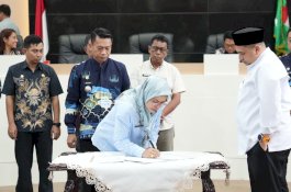 Camat Se-Makassar Teken Komitmen Basmi Sampah, Terapkan Sanitary Landfill di TPA Antang