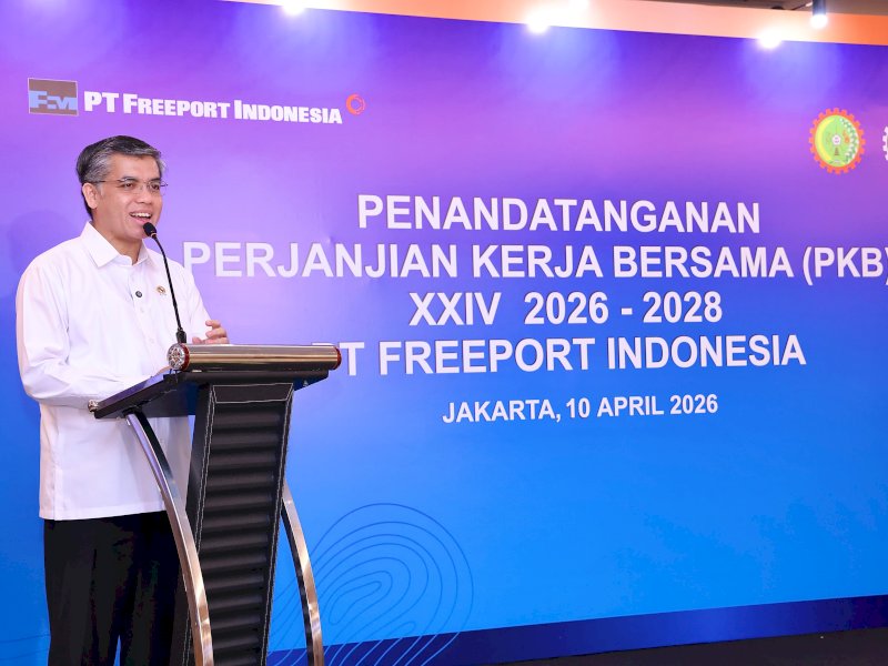Menaker Yassierli, menghadiri penandatanganan Perjanjian Kerja Bersama ke-XXIV periode 2026&ndash;2028 antara manajemen PT Freeport Indonesia (PTFI) dan tiga serikat pekerja di Jakarta, Jumat (10/4/2026). @jejakfaktacom/Humas Kemnaker