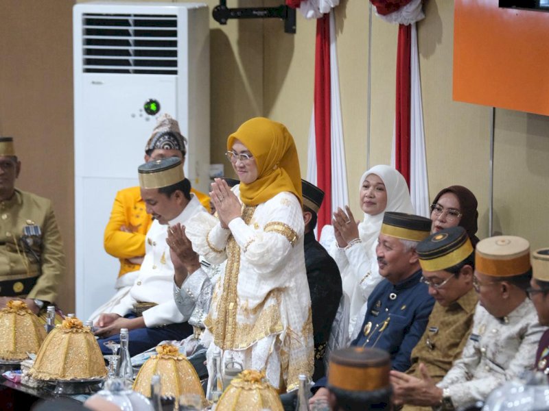 Bupati Gowa, Sitti Husniah Talenrang, saat menghadiri Rapat Paripurna DPRD Kota Parepare dalam rangka memperingati Hari Jadi ke-66 kota tersebut di Kantor DPRD Kota Parepare, Minggu (12/4/2026). @Jejakfakta/dok. Humas Pemkab Gowa