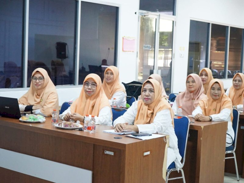 Halal Bihalal yang dirangkaikan dengan peringatan Hari Kartini dimanfaatkan Dharma Wanita Persatuan (DWP) Kabupaten Luwu Timur, yang digelar secara virtual dari Aula Media Center Diskominfo-SP, Malili, Rabu (15/04/2026). @Jejakfakta/dok. Humas Pemkab Lutim