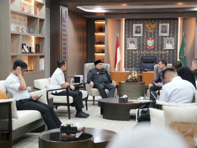 Duta Besar Finlandia untuk Indonesia, Pekka Kaihilahti, melakukan kunjungan ke Balai Kota Makassar dan bertemu langsung dengan Wali Kota Makassar, Munafri Arifuddin, Rabu (15/4/2026). @Jejakfakta/dok. Humas Pemkot Makassar