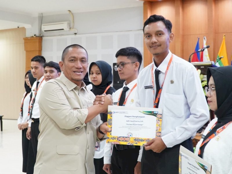 Bupati Luwu Timur, Irwan Bachri Syam, saat menghadiri upacara pelepasan 197 peserta Pelatihan Dasar (Latsar) CPNS Gelombang III Angkatan XI&ndash;XV Kabupaten Luwu Timur di Aula Hasanuddin, Gedung PUSJAR SKMP LAN Makassar, Rabu (15/04/2026). @Jejakfakta/dok. Humas Pemkab Lutim