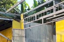 40 PKL Bongkar Mandiri Lapak di Jalan Tinumbu, Akhiri Pemakaian Fasum Selama 30 Tahun Tanpa Konflik