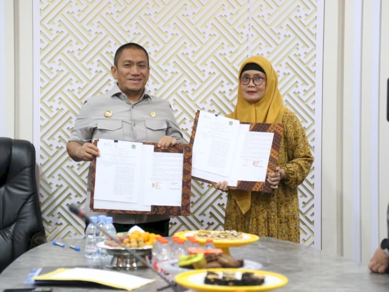 Penandatanganan kerja sama bersama  Bupati Luwu Timur, Irwan Bachri Syam, bersama Direktur Utama PT Intim Technologia Sejahtera, Rianawati, di ruang rapat kerja Bupati, Sabtu (18/4/2026). @Jejakfakta/dok. Humas Pemkab Lutim