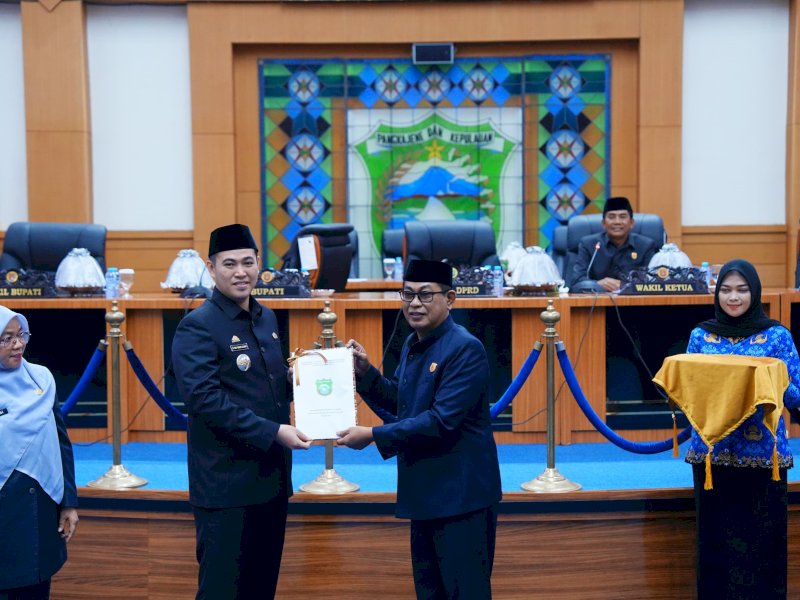 Rapat Paripurna dipimpin Ketua DPRD Pangkep Haris Gani di ruang sidang A Gedung DPRD Kabupaten Pangkep, Senin (20/4/2026). @jejakfaktacom/Humas Pemda Pangkep
