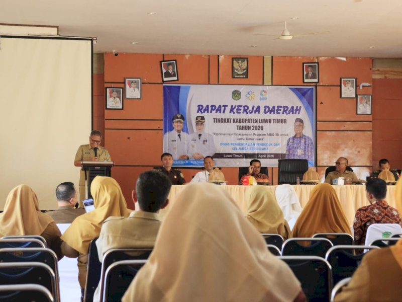 Rapat Kerja Daerah (Rakerda) DP2KB Kabupaten Luwu Timur Tahun 2026 yang mengusung tema &ldquo;Optimalisasi Pelaksanaan Program MBG 3B untuk Luwu Timur Juara&rdquo;, berlangsung di Aula Dinas Pendidikan dan Kebudayaan, Selasa (21/04/2026). @Jejakfakta/dok. Humas Pemkab Lutim