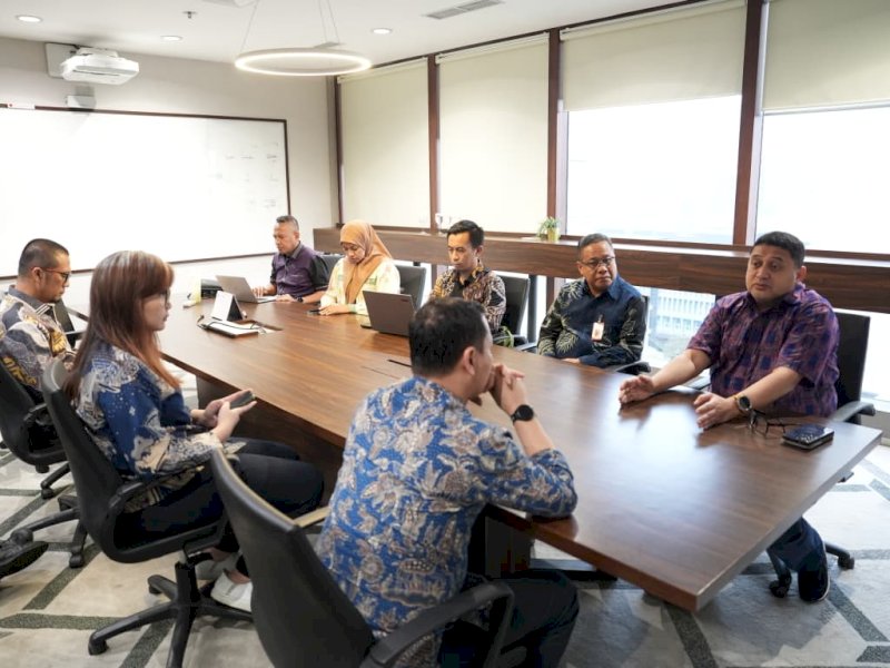 Wali Kota Makassar, Munafri Arifuddin, dalam rapat koordinasi bersama Deputi Bidang Koordinasi Infrastruktur Dasar Kementerian Koordinator Bidang Infrastruktur dan Pembangunan Kewilayahan, Muhammad Rachmat Kaimuddin di Gedung Danantara Indonesia, kawasan Jalan Jenderal Gatot Subroto, pada Selasa (21/6/2026). @Jejakfakta/dok. Humas Pemkot Makassar