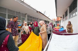 Makassar Perkuat Pemberdayaan Perempuan, Aliyah Mustika Ilham Tinjau Pelatihan di Sentra Wirajaya