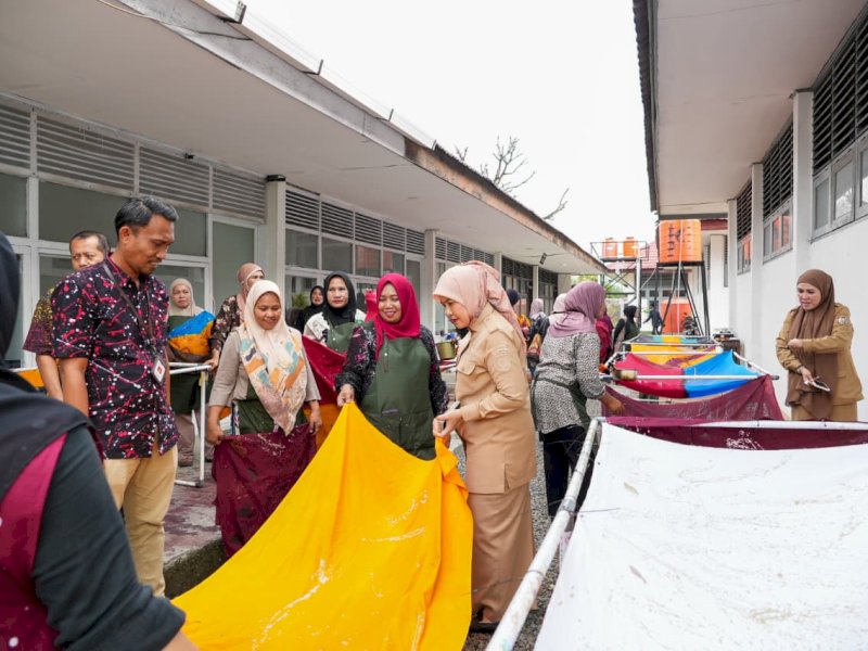 Wakil Wali Kota Makassar, Aliyah Mustika Ilham, melakukan kunjungan kerja ke Sentra Wirajaya Kementerian Sosial RI di Makassar untuk meninjau pelaksanaan pelatihan berbasis kompetensi bagi masyarakat rentan binaan, Selasa (21/4/2026). @Jejakfakta/dok. Humas Pemkot Makassar