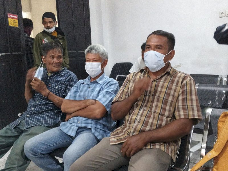 Tiga terdakwa petani dari Maiwa, Enrekang. @Jejakfakta/dok. Istimewa