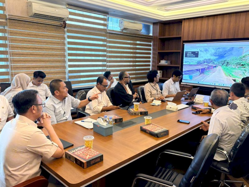 Bupati Luwu Timur, Irwan Bachri Syam, saat audiensi dengan Direktorat Jenderal Kawasan Permukiman Kementerian Perumahan dan Kawasan Permukiman (PKP) Republik Indonesia, Rabu (22/4/2026). @Jejakfakta/dok. Humas Pemkab Lutim