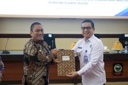 Bentuk Lembaga Anti Narkoba Daerah, Bupati Irwan Serahkan SK ke BNNP Sulsel