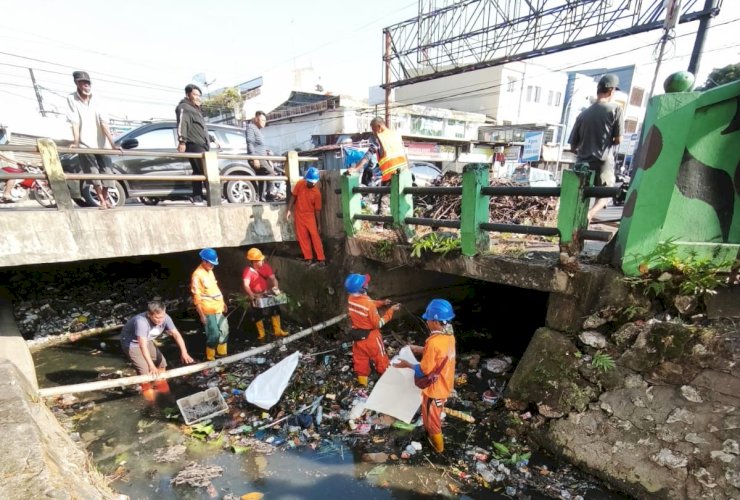 Munafri Gowes Pantau Jumat Bersih, Gerak Cepat Instruksikan Pembersihan Kanal di Mamajang