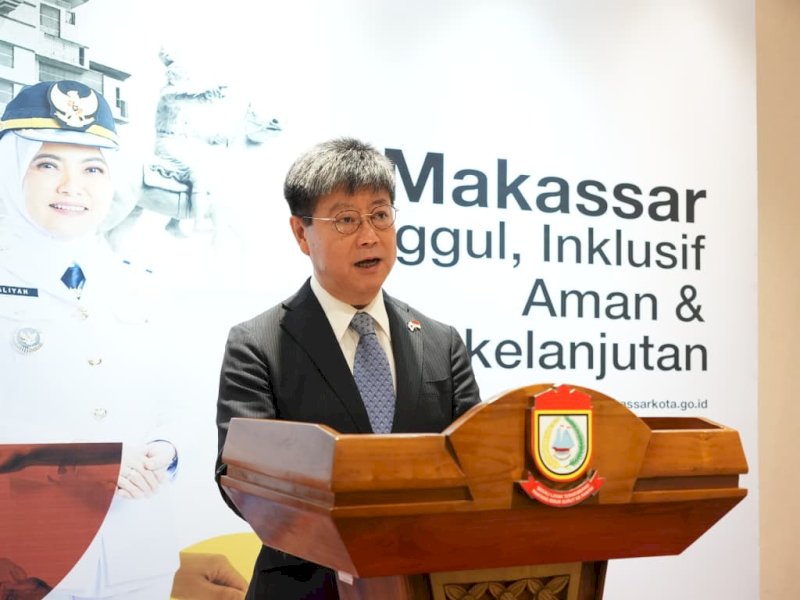 Konsulat Jenderal Jepang di Makassar, Ohashi Koichi, saat memberikan keterangan pers di Balai Kota Makassar, Selasa (28/4/2026). @Jejakfakta/dok. Humas Pemkot Makassar
