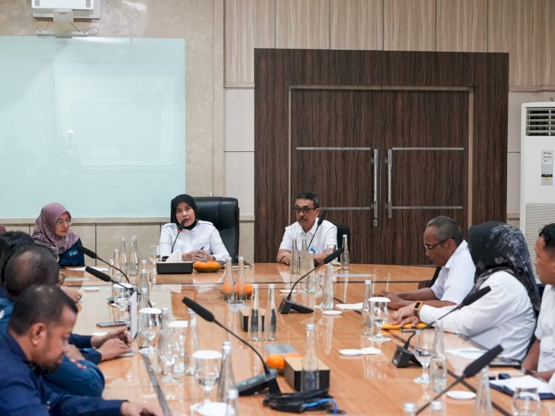 Wakil Wali Kota Makassar, Aliyah Mustika Ilham, saat menghadiri rapat koordinasi bersama Kementerian Kesehatan Republik Indonesia dan PDAM Kota Makassar guna membahas solusi pemenuhan kebutuhan air bersih di fasilitas kesehatan tersebut, Rabu (29/4/2026). @Jejakfakta/dok. Humas Pemkot Makassar