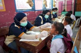 200 Dokter Gigi Anak Naik Kapal Perang &ldquo;Serbu&rdquo; Pulau Kodingareng, Bawa Senyum Sehat ke Pesisir Makassar