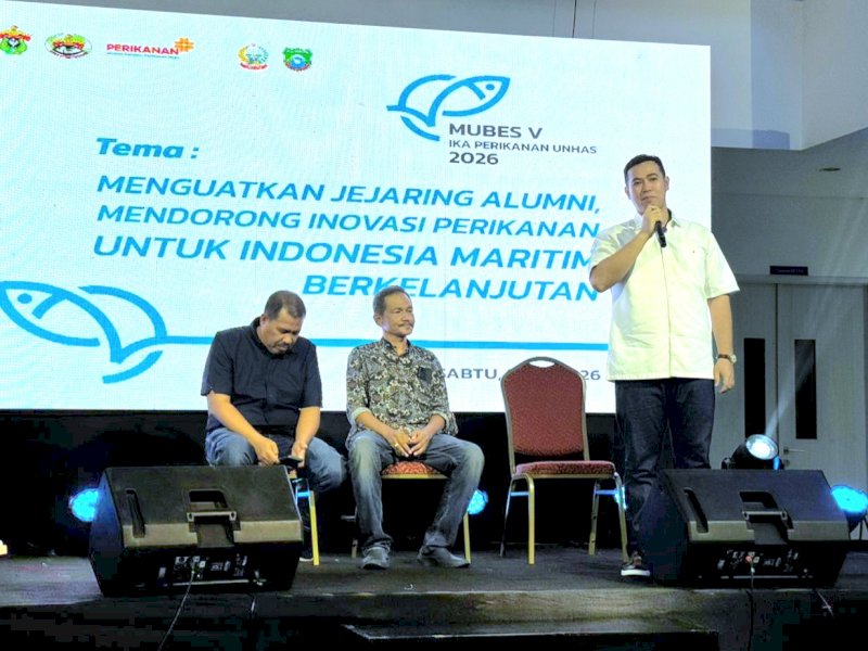 Muhammad Yusran Lalogau, Bupati Pangkep, berikan sambutan sebagai Ketua Umum Ikatan Alumni (IKA) Perikanan Unhas periode 2025&ndash;2029. @jejakfaktacom/Humas Pemda Pangkep 