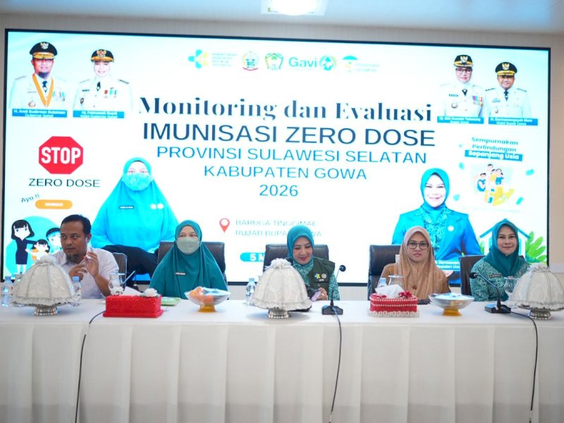 Bupati Gowa, Sitti Husniah Talenrang, didampingi Ketua TP PKK Kabupaten Gowa, Andi Tenri Indah Darmawangsyah, saat menerima kunjungan Ketua Umum TP PKK, Tri Tito Karnavian, bersama Gubernur Sulawesi Selatan, Andi Sudirman Sulaiman, dan Ketua TP PKK Sulsel, Naomi Octarina, dalam kegiatan Monitoring dan Evaluasi Imunisasi Zero Dose Provinsi Sulawesi Selatan di Baruga Tinggimae, Rumah Jabatan Bupati Gowa, Selasa (5/5/2026). @Jejakfakta/dok. Humas Pemkab Gowa