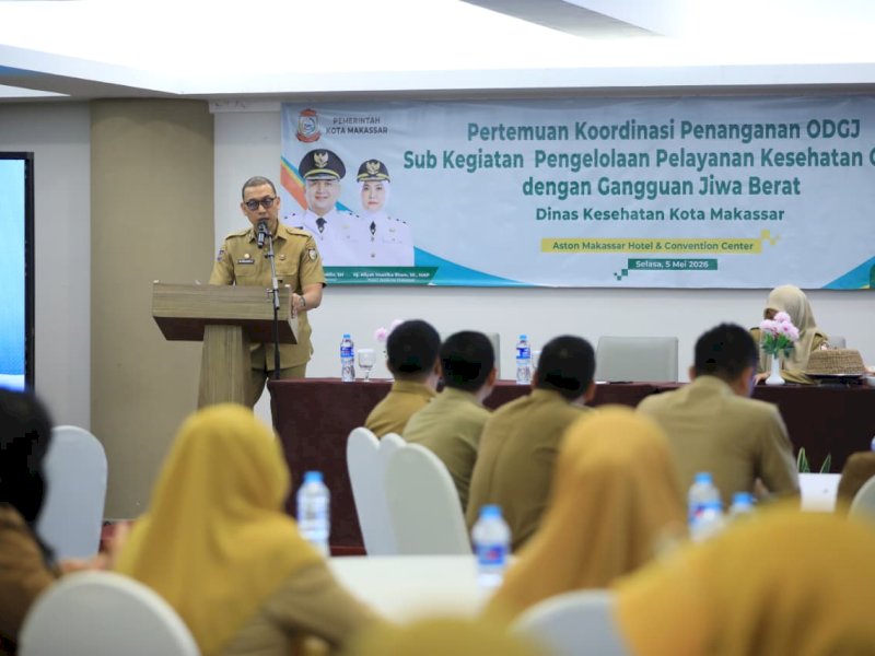 Sekretaris Daerah Kota Makassar, Andi Zulkifly, saat memberikan sambutan pada membuka Pertemuan Koordinasi Penanganan ODGJ pada pengelolaan pelayanan kesehatan bagi ODGJ berat yang diselenggarakan di Hotel Aston Makassar, Selasa (5/5/2026). @Jejakfakta/dok. Humas Pemkot Makassar