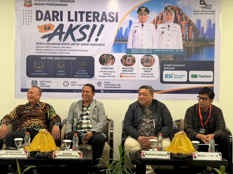 Staf Ahli Wali Kota Makassar Bidang Pemerintahan, Hukum, dan Politik, Akhmad Namsum (kiri), saat menghadiri kegiatan Literasi dan Inklusi Keuangan TPAKD bertema &ldquo;Dari Literasi ke Aksi: Akses Keuangan Nyata untuk UMKM Makassar&rdquo;, di Hotel Golden Tulip Makassar,  Selasa (13/5/2026). @Jejakfakta/dok. Humas Pemkot Makassar