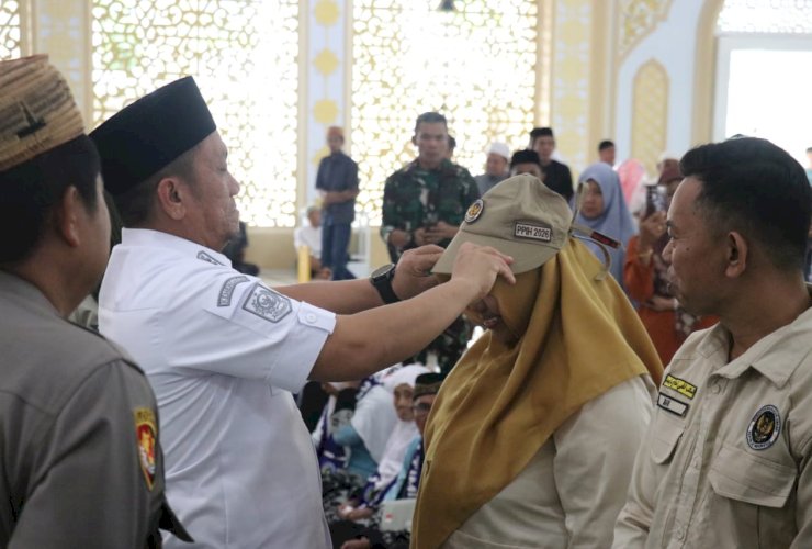 Tangis Haru Iringi Keberangkatan 28 Jamaah Haji Luwu Timur, Bupati Irwan Titip Pesan Spiritual