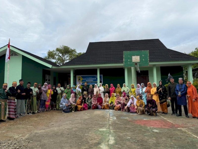Madrasah Aliyah Negeri (MAN) Pinrang memperingati Hari Pendidikan Nasional (Hardiknas) 2026 dengan menggelar upacara bendera di halaman madrasah, Jumat (2/5/2026). @Jejakfakta/dok. Humas MAN Pinrang