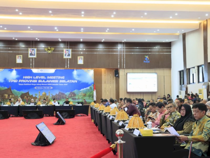 Wakil Bupati Luwu Timur, Puspawati Husler, saat mengikuti High Level Meeting (HLM) Tim Pengendalian Inflasi Daerah (TPID) Sulawesi Selatan periode Mei 2026 yang digelar Pemerintah Provinsi Sulawesi Selatan, Kamis (7/5/2026). @Jejakfakta/dok. Humas Pemkab Lutim