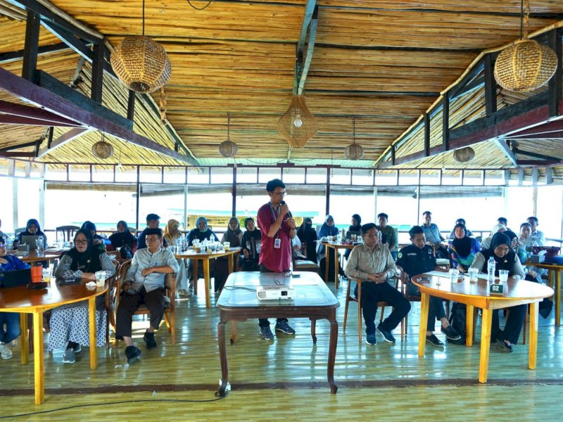 Bupati Luwu Timur, Irwan Bachri Syam saat mengumpulkan seluruh kepala puskesmas bersama jajaran Dinas Kesehatan dalam rapat koordinasi di Sorowako, Jumat (24/04/2026). @Jejakfakta/dok. Istimewa