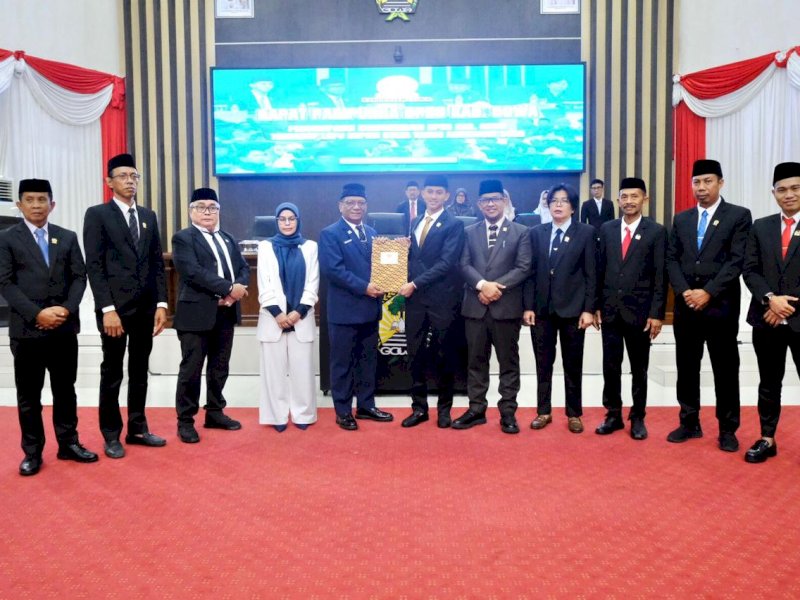 Sekretaris Daerah Kabupaten Gowa, Andy Azis saat menghadiri Rapat Paripurna Penyampaian Rekomendasi DPRD Gowa atas LKPJ Bupati Gowa TA 2025 di Ruang Rapat Paripurna DPRD Kabupaten Gowa, Senin (11/5/2026). @Jejakfakta/dok. Humas Pemkab Gowa