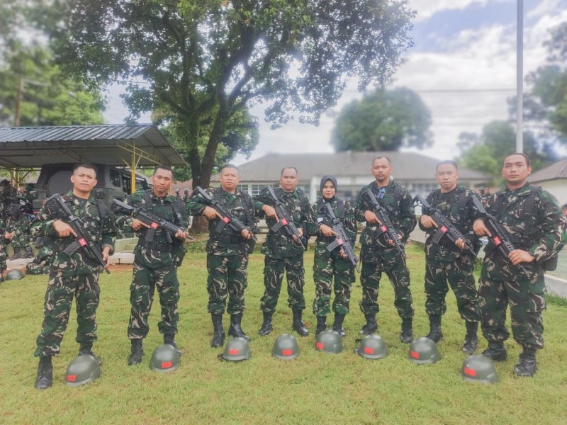 Delapan Aparatur Sipil Negara (ASN) dari Luwu Timur resmi menyandang status sebagai Komponen Cadangan (Komcad) Matra Darat setelah menuntaskan seluruh rangkaian Latihan Dasar Militer (Latsarmil) yang digelar sejak 27 Maret 2026, usai mengikuti prosesi pengambilan sumpah dan penetapan Komcad di Lapangan Karebosi, Rabu (13/5/2026). @Jejakfakta/dok. Humas Pemkab Lutim