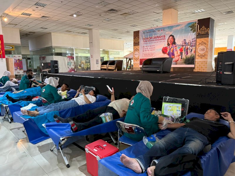 PT Gowa Makassar Tourism Development Tbk (GMTD) menggelar aksi donor darah dan pemeriksaan kesehatan gratis di Main Hall Mall GTC Makassar, Rabu (13/5/2026). @Jejakfakta/Istimewa