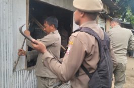 16 Lapak di Fasum Barawaja Dibongkar Mandiri